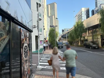 アンサンブルへの道順 9／10：二つ目の左手路地を左折します。