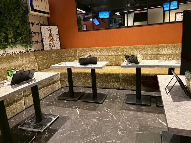 ラグゼの店内