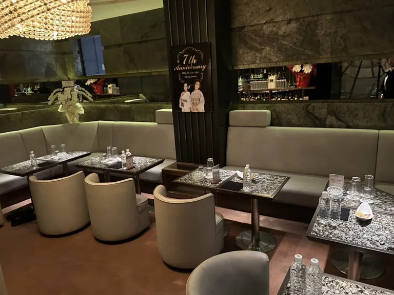 アミーニの店内