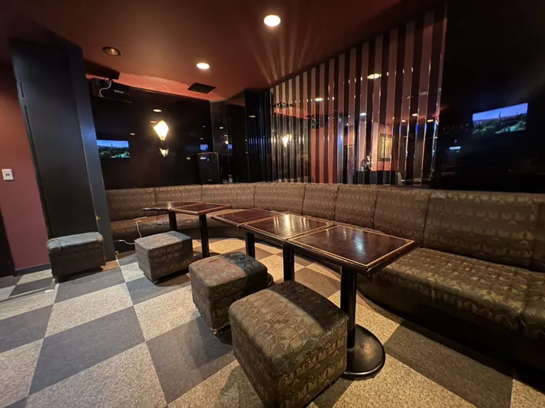 バロンズイチの店内