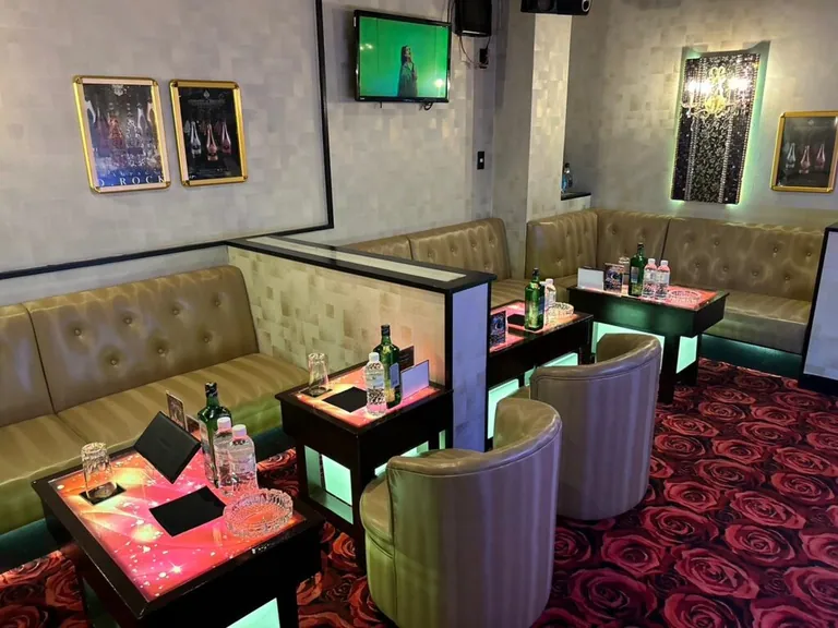 エデンの店内