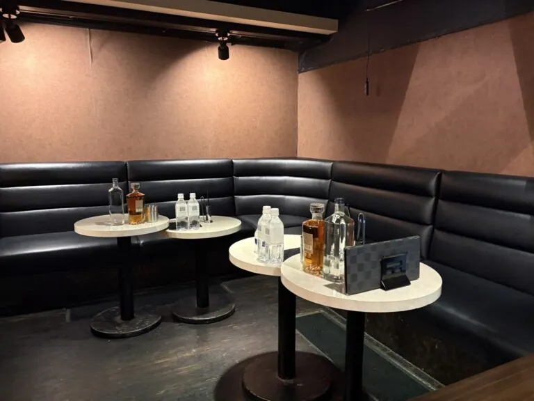 ラトゥールの店内