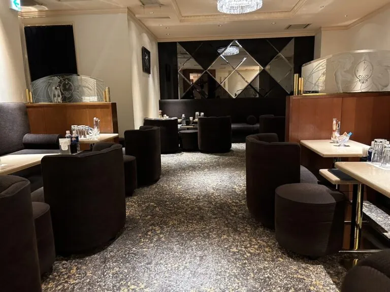ルナの店内
