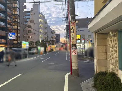 舞踊艶 （ブトウエン）への道順 7／8：十字路を越えて直進します。