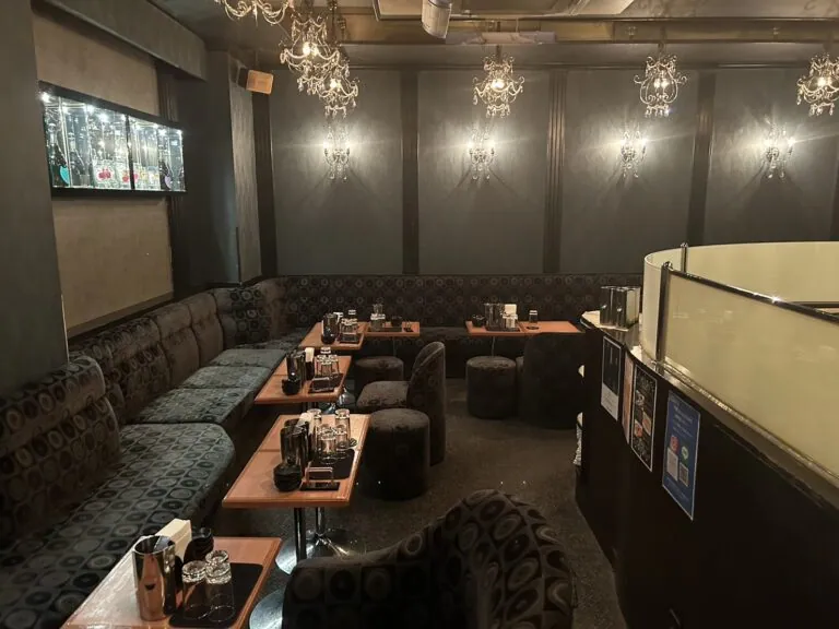エムズ （M’s）の店内