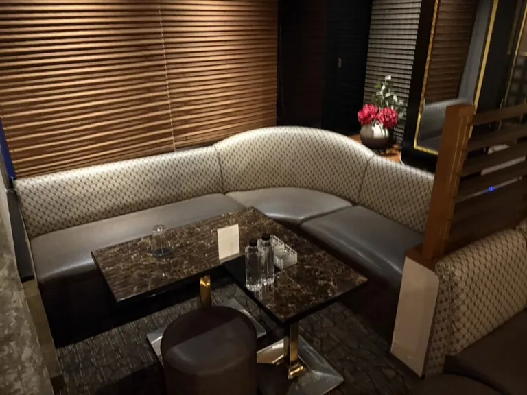 ドエムの店内