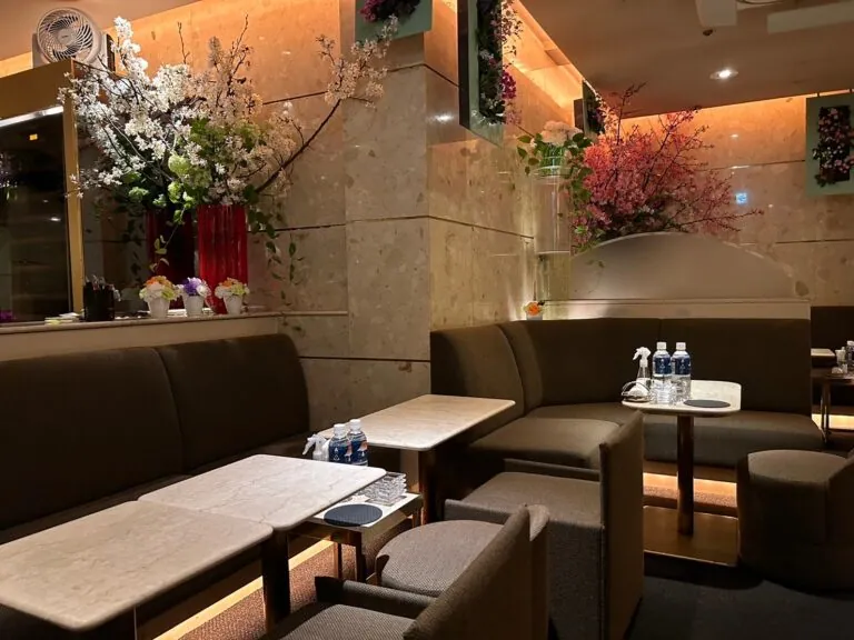 バカラの店内