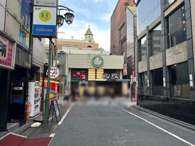 アミーへの道順 8／10：さくら通りを突き当りまで直進し右折します。