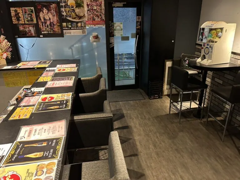 ラメンバーの店内