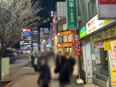 リリアンへの道順 6／10：右手一つ目の路地を右折します。