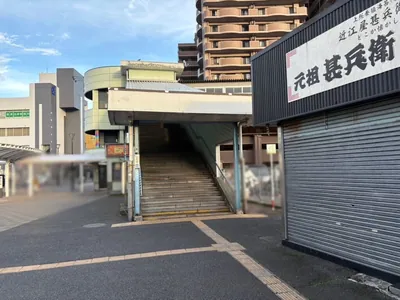 君津　ラヴィアンローズへの道順 1／9：「君津駅」北口を出ます。