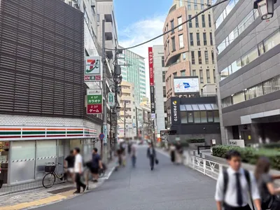 38℃ (サンジュウハチド)への道順 4／11：道なりに進みます。