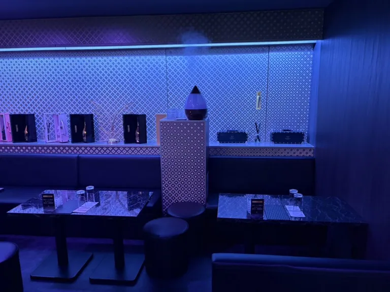 セレーネの店内