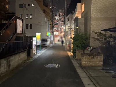 柏　バロールへの道順 7／8：直進します。