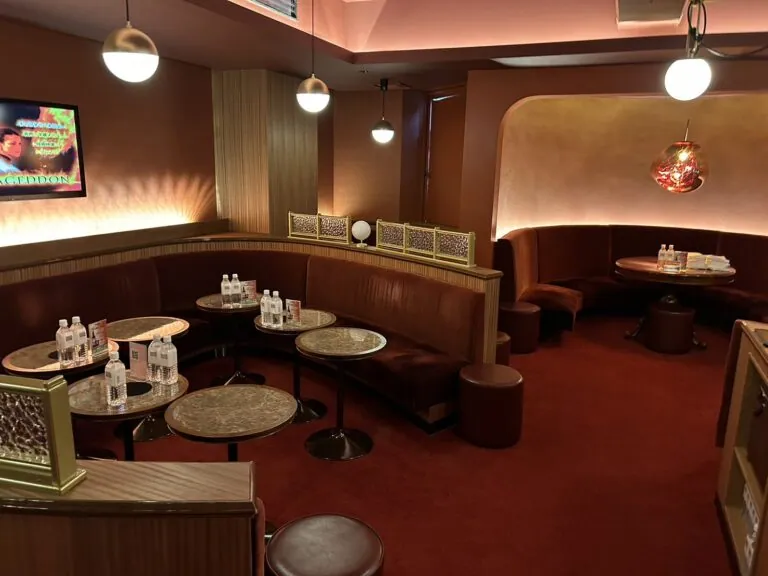 バッドガールズ （Campus Cafe BADD GIRLS 六本木）の店内