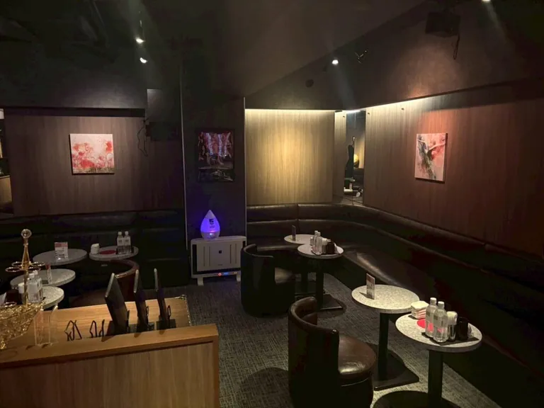 グランクラスの店内