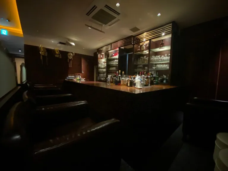 銀 （ギン）の店内