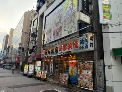 ルミナスへの道順 6／6：少し進むと右手に上野ルミナスの入る「大国屋ビル」があります。