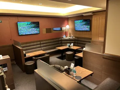 月の庭 （ツキノニワ）の店内