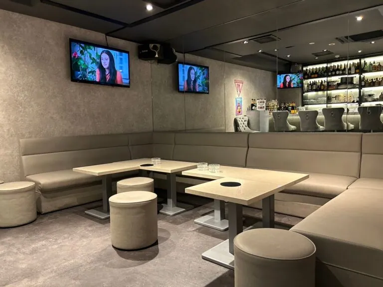 N （LOUNGE BAR エヌ）の店内