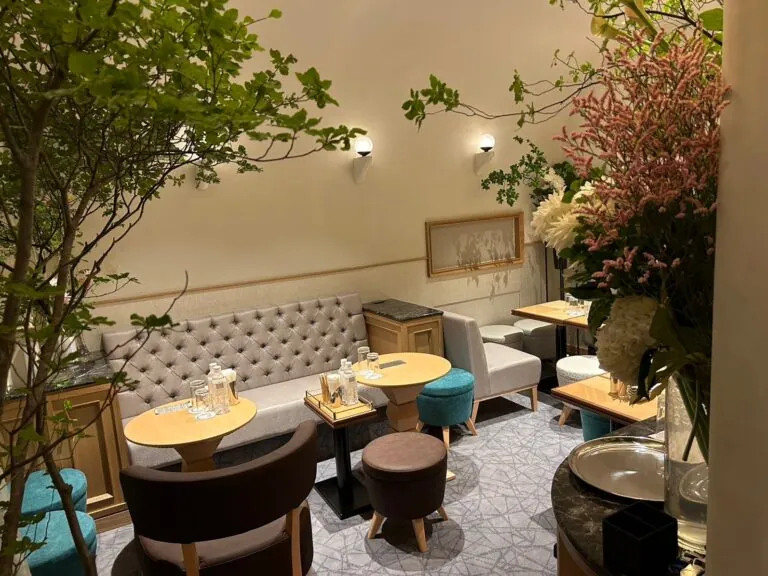 まほら (マホラ）の店内