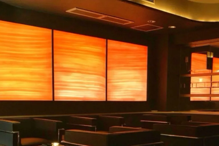 2nd(セカンド)の店内