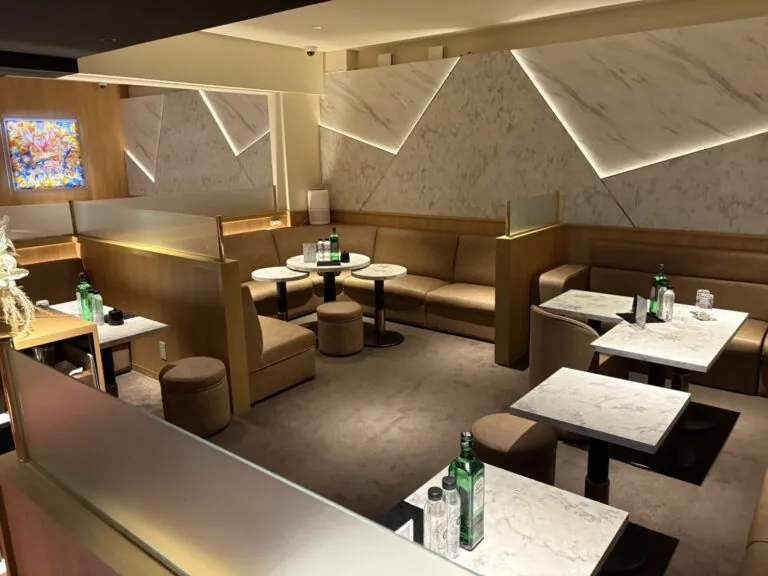 キャラットの店内
