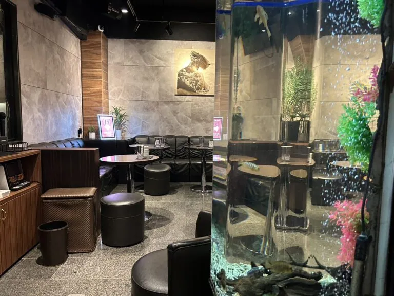 スイートの店内