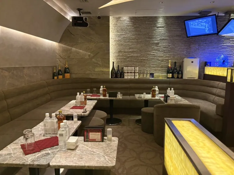 アイリスの店内