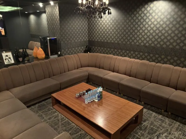 庭園の店内