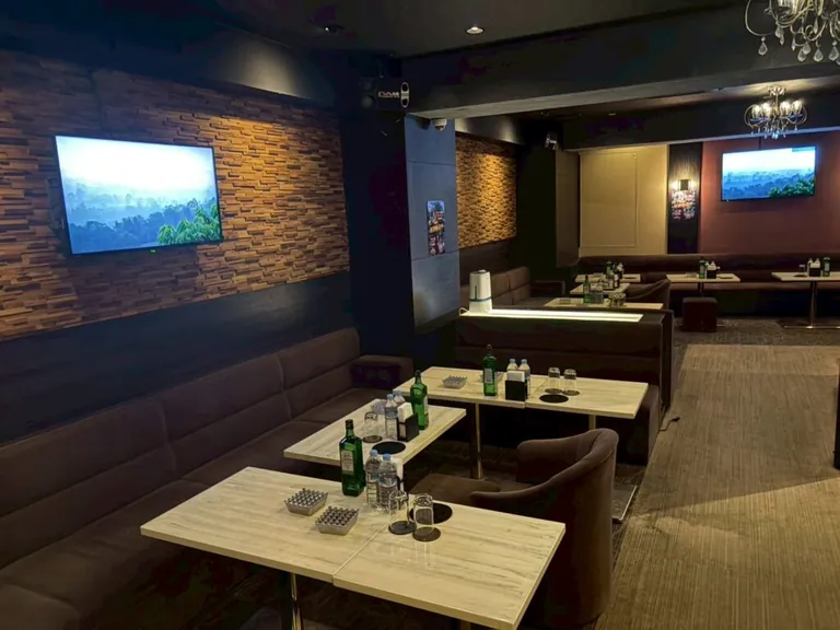 レインの店内
