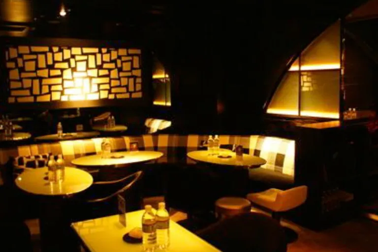 キャンパスカフェ バッドガールズ(Campus Cafe BADD GIRLS 赤坂店)の店内