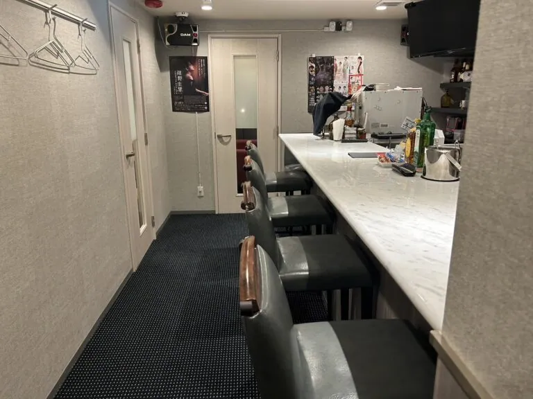 ヒルコレスナックの店内