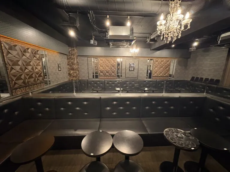 エム （美熟女M）の店内