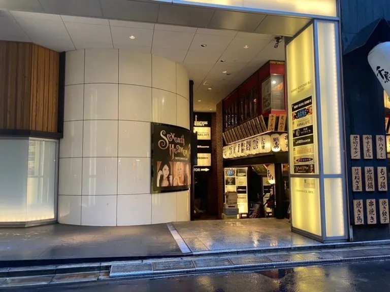 バッドガールズ （Campus Cafe BADD GIRLS 六本木）の店内