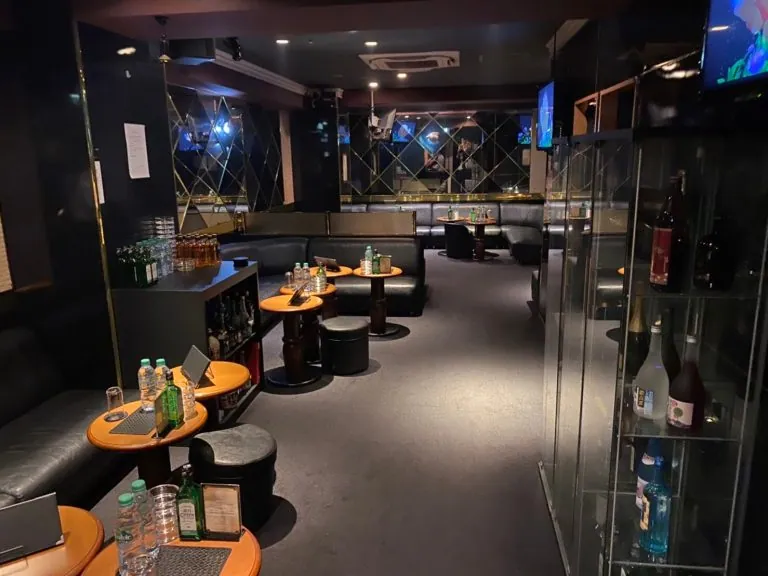ゼストの店内