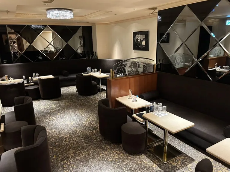 ルナの店内