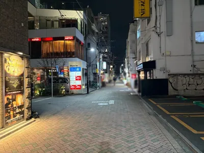 吉祥寺　宝石箱 （ホウセキバコ）への道順 8／9：一つ目の左手路地を越えて直進します。