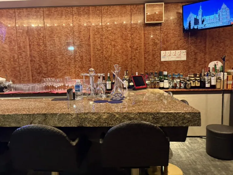 宝泉 （ホウセン）の店内