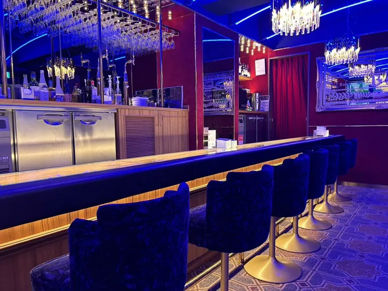 B4 （ビーフォー）の店内