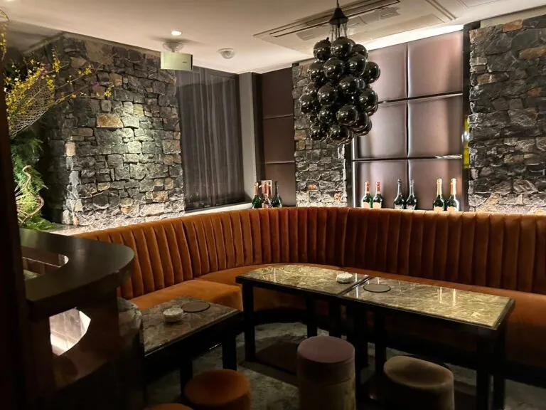 クレオールの店内
