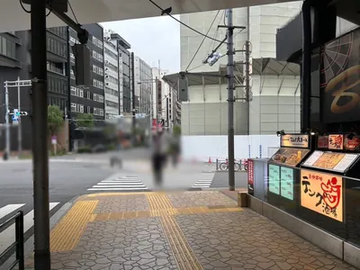 路ト （ミチト）への道順 4／10：二つ目の横断歩道も渡ります。