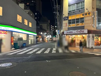 イーネー （girls cafe bar E～ねぇ）への道順 4／6：直進します。