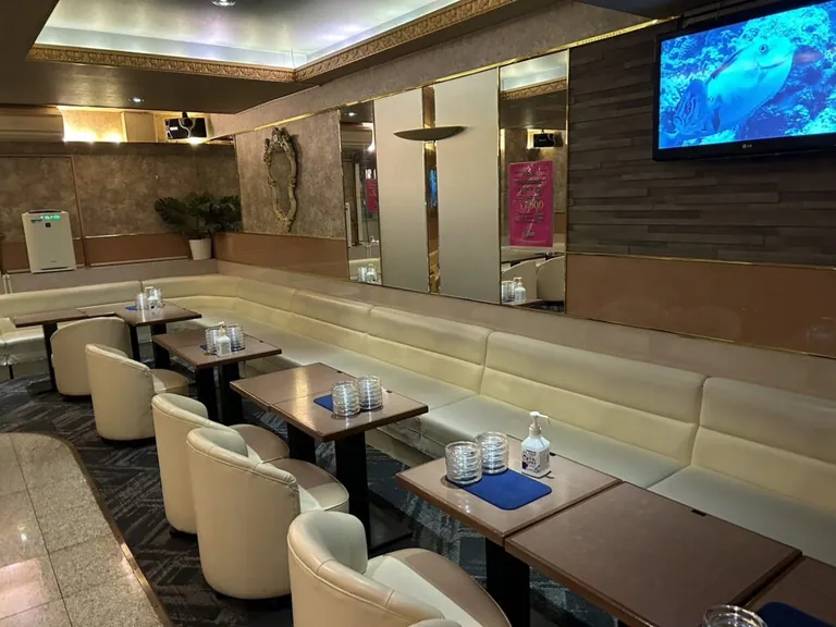 ファインの店内