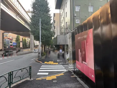 アジトへの道順 8／13：四つ目の路地も越えて直進を続けます。