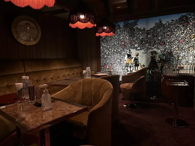 セリーネの店内