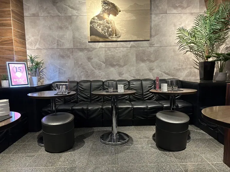スイートの店内