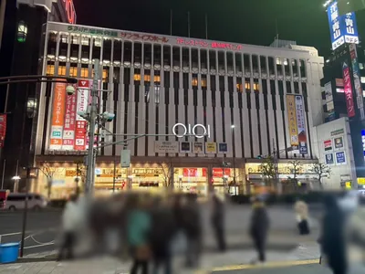 カポネへの道順 3／9：正面に横断歩道が出てくるので渡ります。