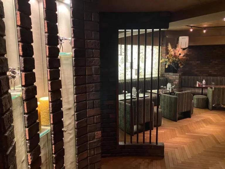 アネラ (ANELA)/旧ソムニオの店内