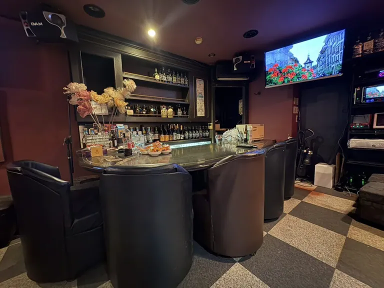バロンズイチの店内